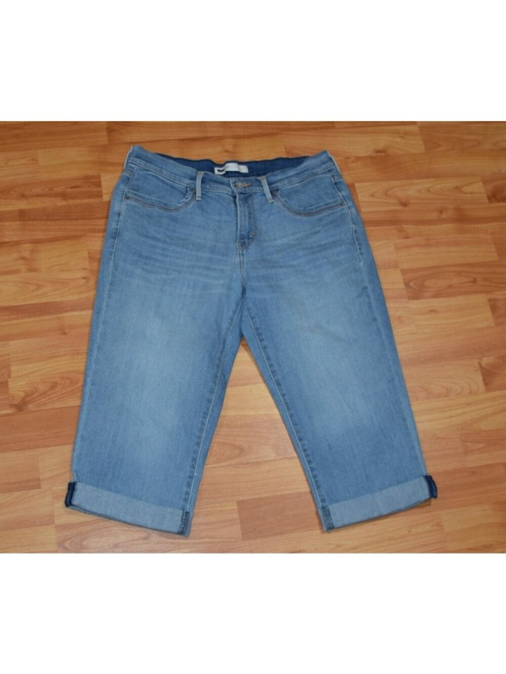 Levi Strauss Levi's Womens sz 10 Crops Jeans Capris